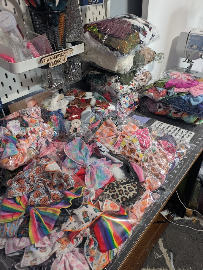 DESTASH: 13+ lbs Premade Bows